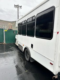 2005 Ford E-250