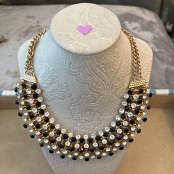 Necklace With Black And Clear Rhinestones With Pleated Gold Chain And Adjustable Length 