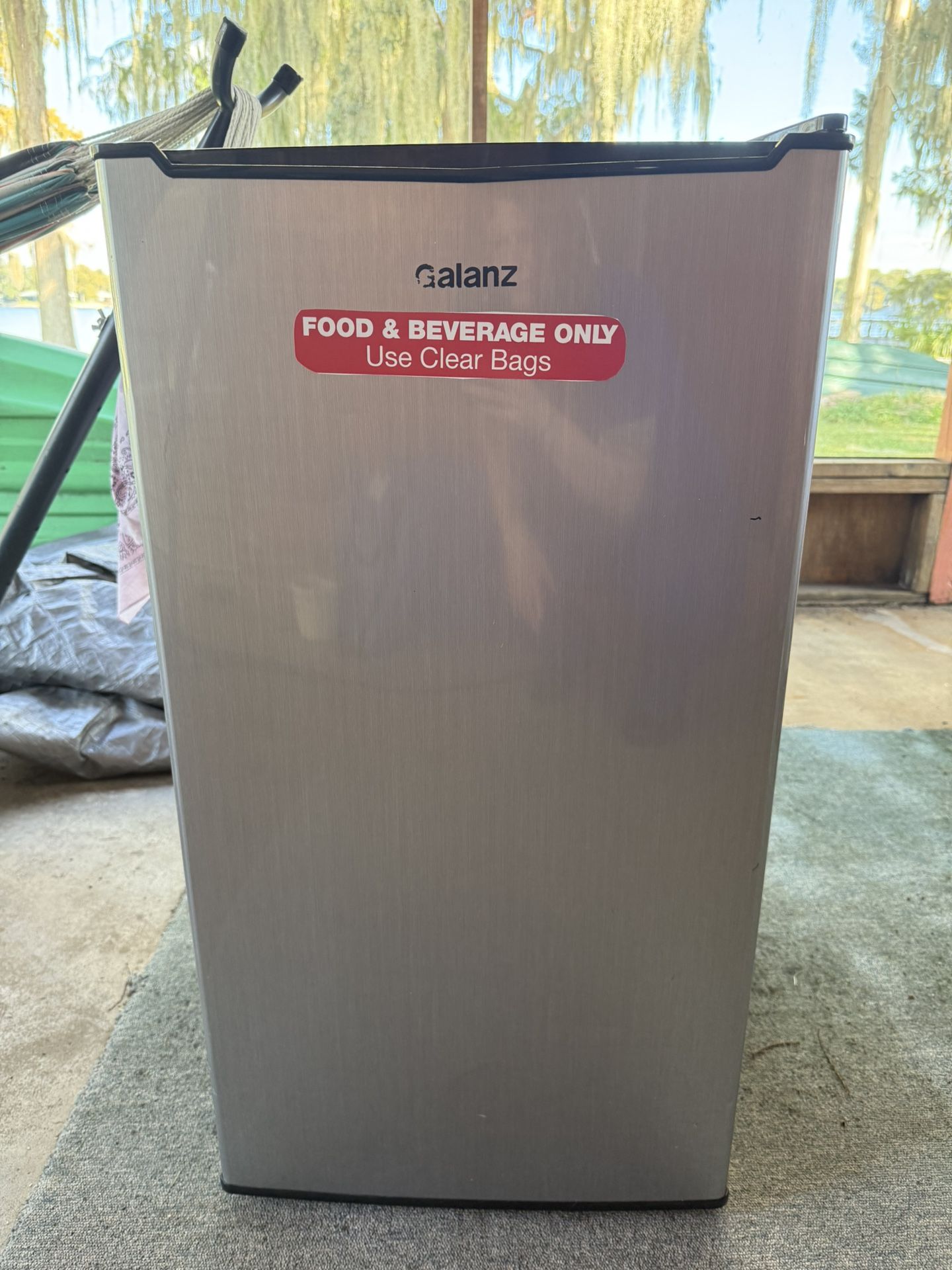 Galanz 3.3cu ft Mini Fridge