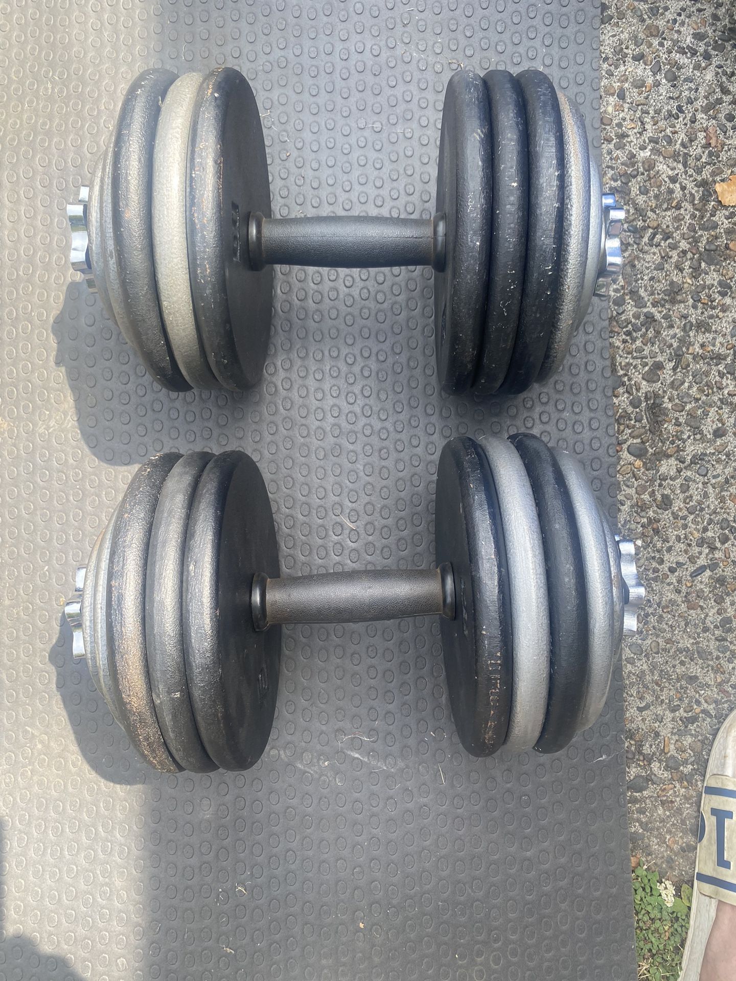 80 Lb Graduated Adjustable Pancake Thin Profile Dumbells