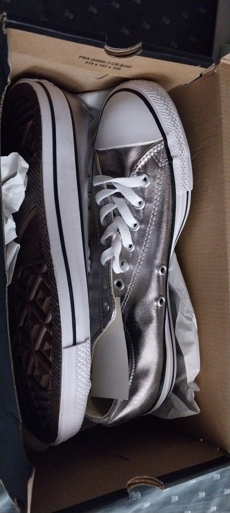 CONVERSE NEW $30