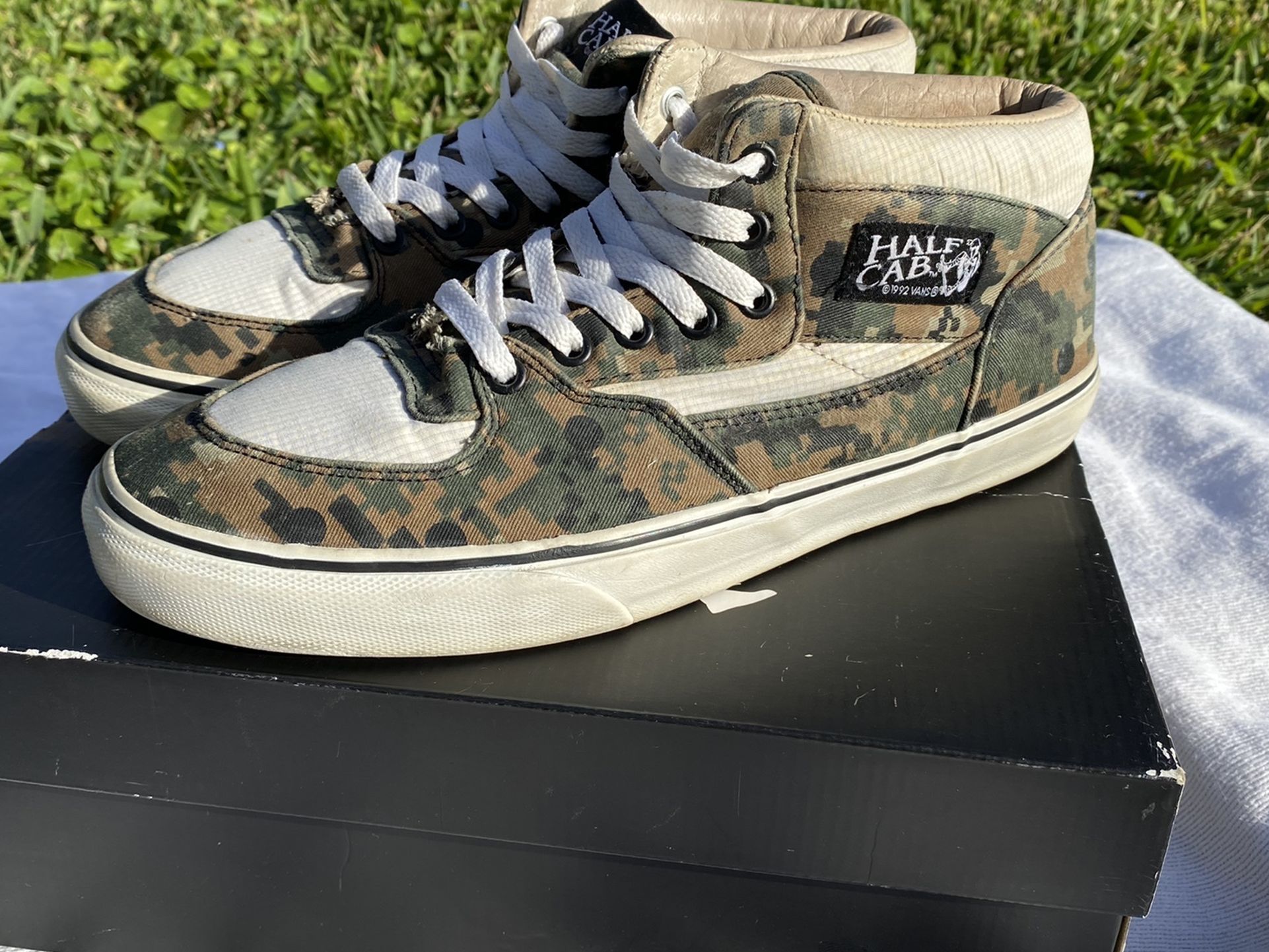 CDG X SUPREME X VANS ‘DIGI CAMO’ HALF CAB SIZE 10.5