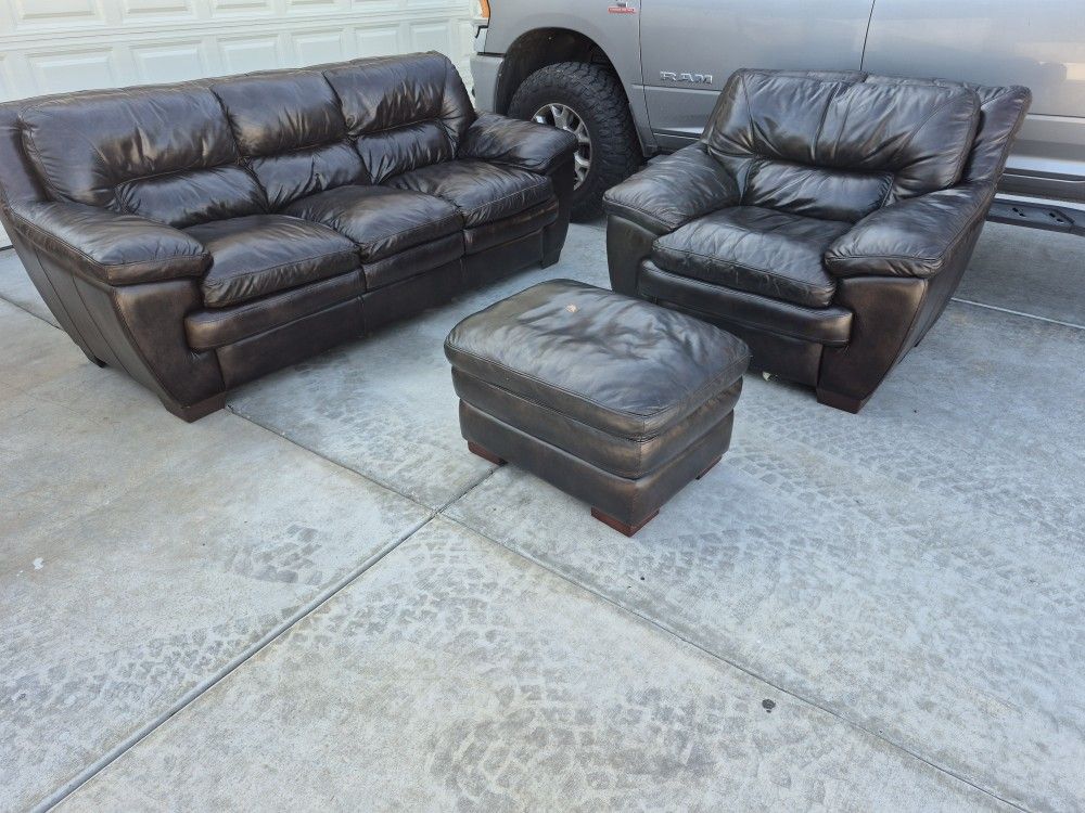 3 Piece Leather Sofa In Good Condition, Please See All The Pictures For Details And Measurements 