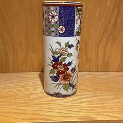 Japanese Vase with Beautiful Flower Pattern 