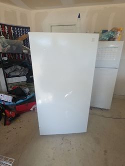 Kenmore Upright Freezer – Approx. 6 Years Old – Works Great