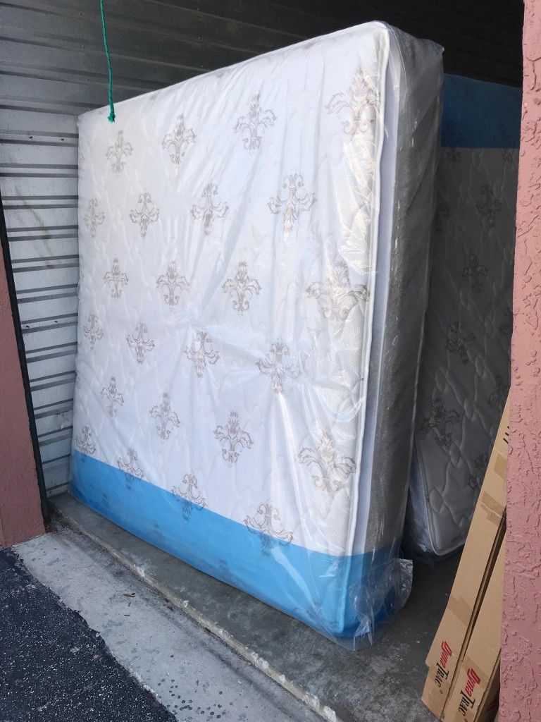 TWIN FULL QUEEN KING MATTRESS ⭐ ☎561*802*8654* CALL US All Brand New. WE HAVE ALL SIZE ..⭐TWIN ⭐ FULL ⭐ ⭐ QUEEN⭐ KING ⭐ We deliver everywhere