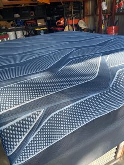 Queen mattress  Serta Iseries