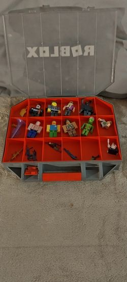 Roblox Case & Action Figures 