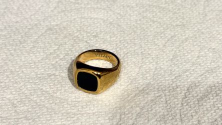 Signet men’s ring