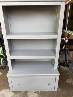 Bookshelve