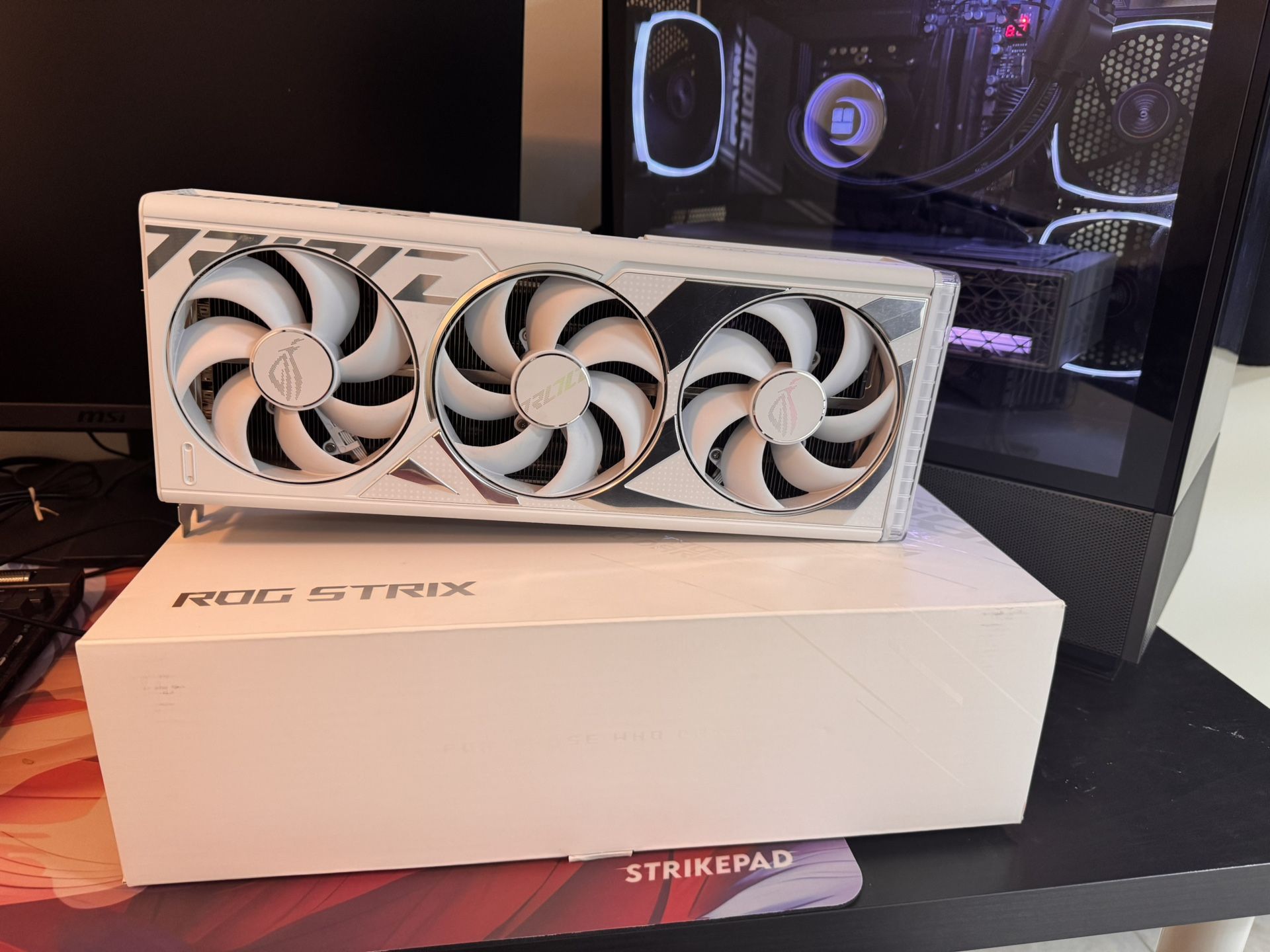 ASUS ROG STRIX SUPER 4080 RTX