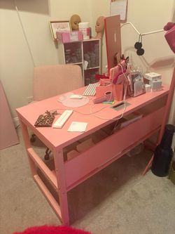 Computer desk