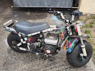 Mini Bike / heavy duty frame / stock predator 212cc / turn signals, brake lights, air horn, head light / $500 FIRM / FORT LAUDERDALE