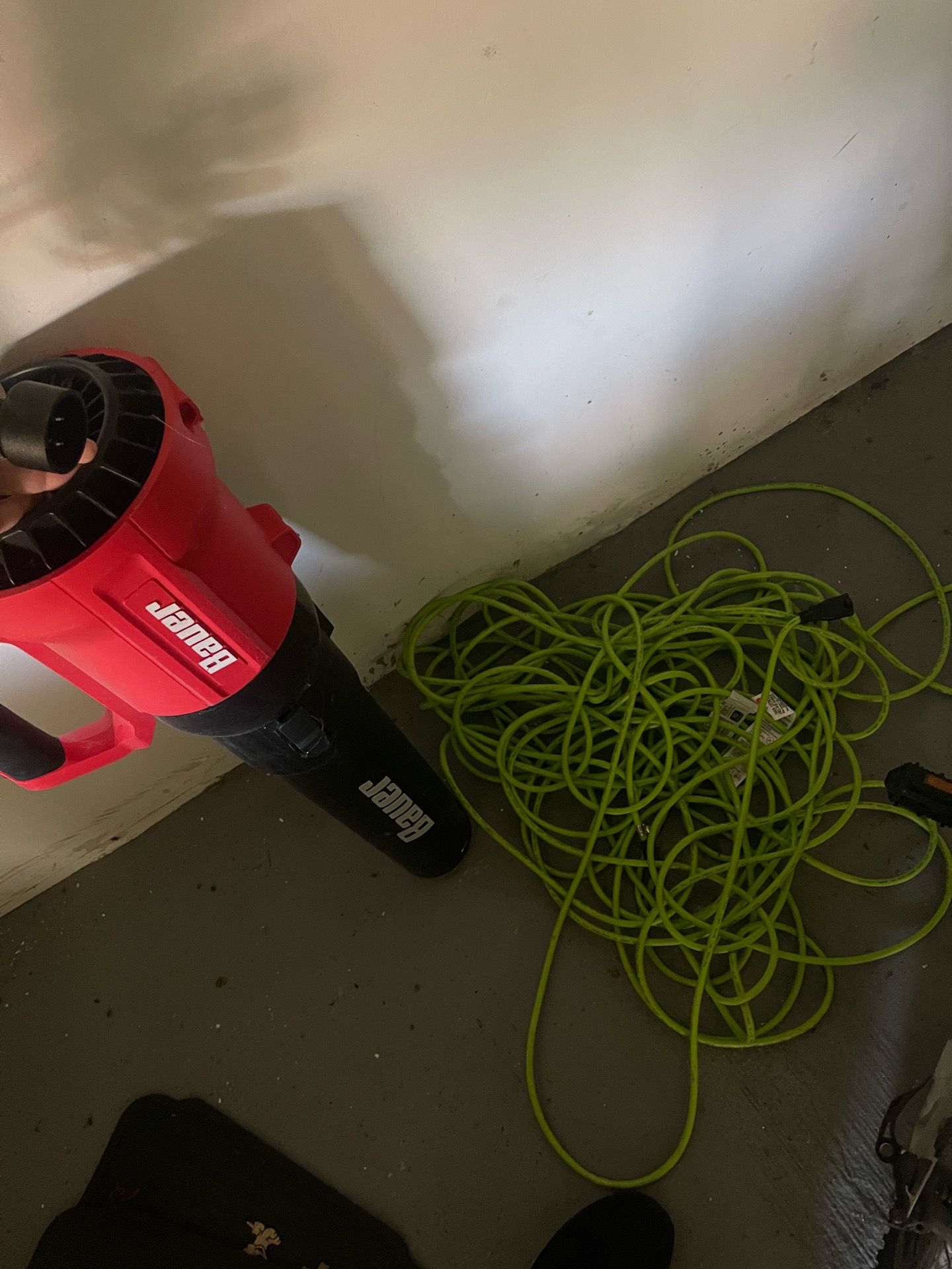 Leaf blower