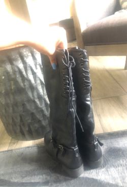 Size 8 women’s boots