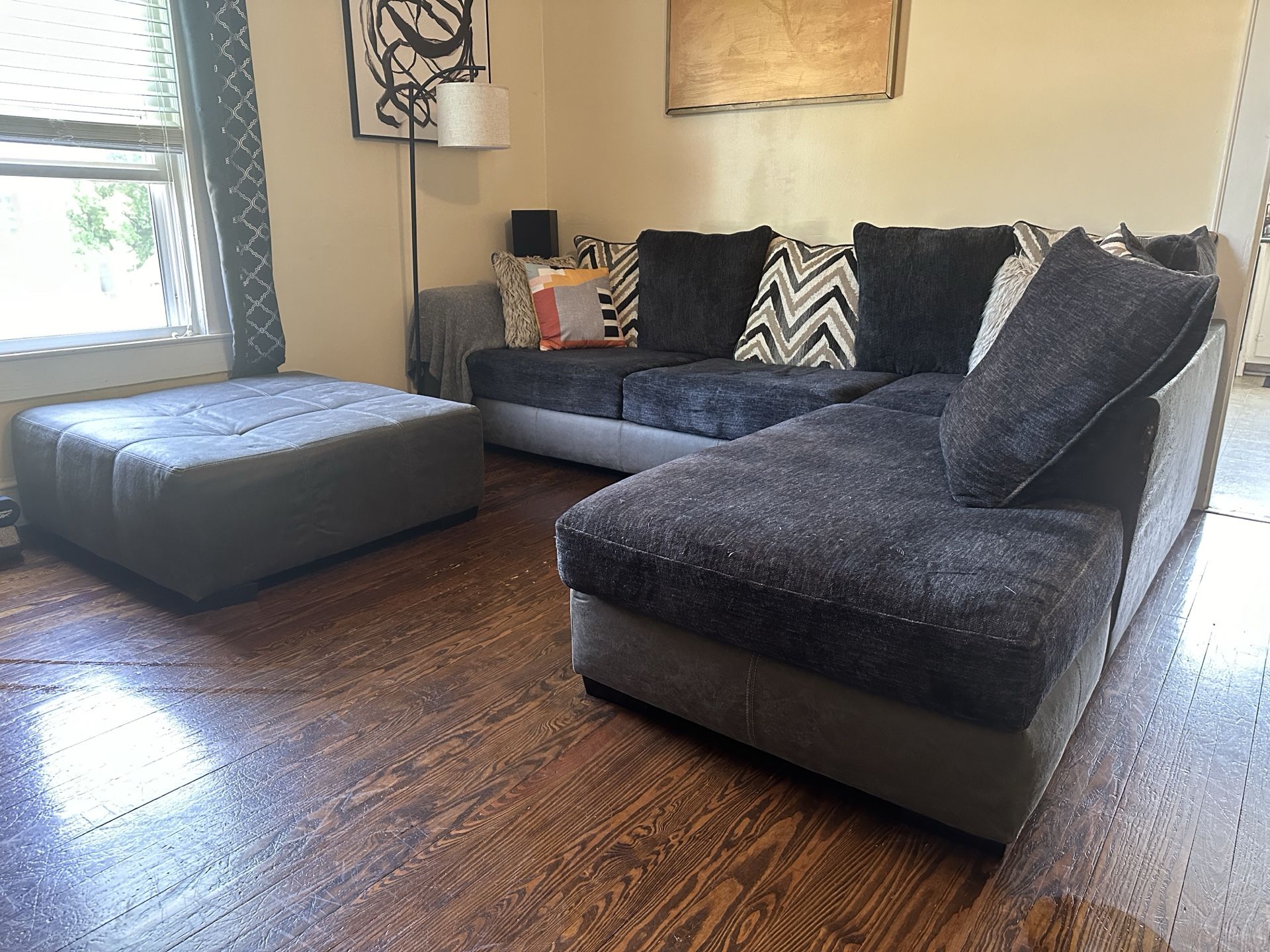 O.B.O - L Shaped Rooms To Go Couch w. Ottoman