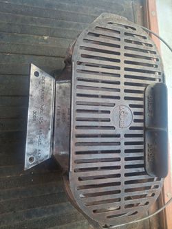 Lodge cast iron charcoal griill
