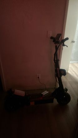 Arriving E-scooter