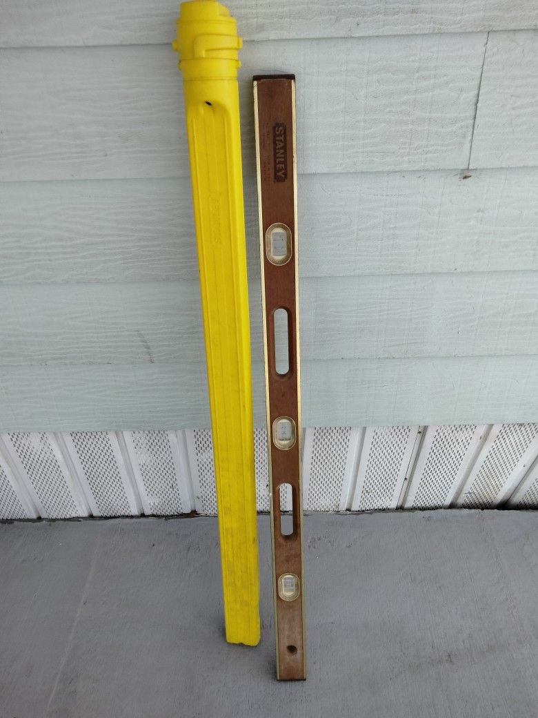 4 Foot Level And Case.