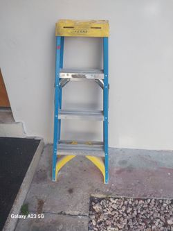 Vendo escalera en buen estado en 50$