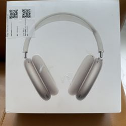 New AirPods Max with Smart Case Starlight color