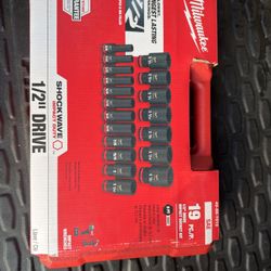 Milwaukee 19pc Impact Sockets