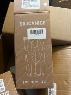 Silicanice 20 oz water bottle