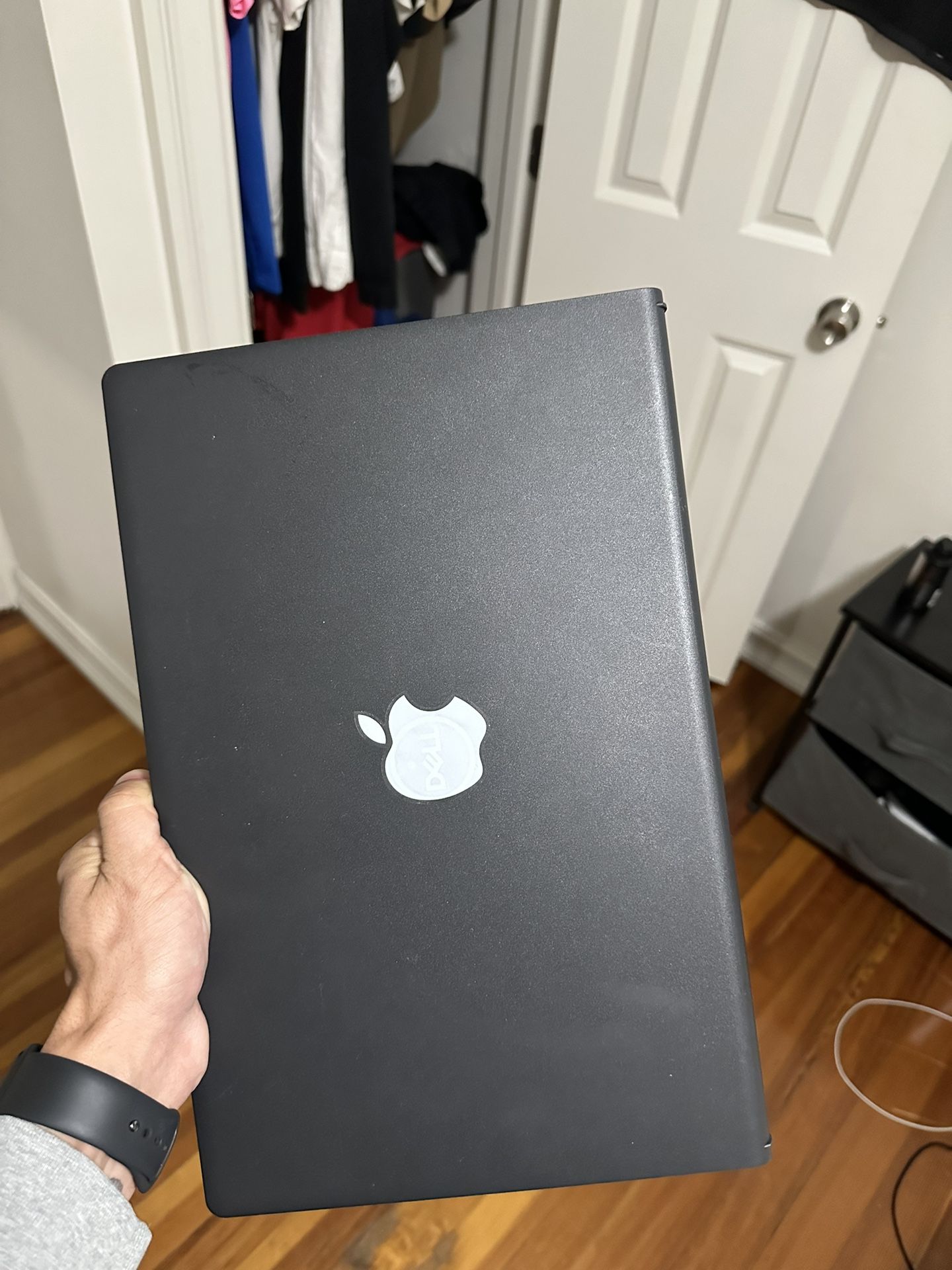 Dell 15" i5 8gb RAM