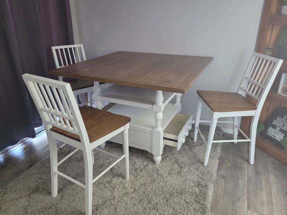 Dining Table W/ 4 Chairs