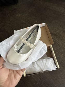 Size 5 Beige Toddler Shoes