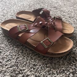 New Maurices Chestnut Braided Buckle Sandals size 8