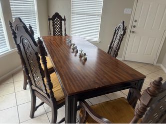 Dining room table