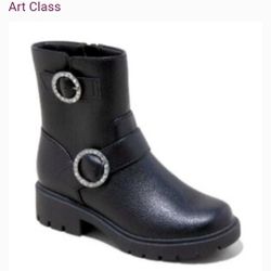 NWT Art Class Little Girl's Perry Black Sliver Buckle Ankle Boots

Available ONLY Size : 5

Please take a look at my page for other items available 
