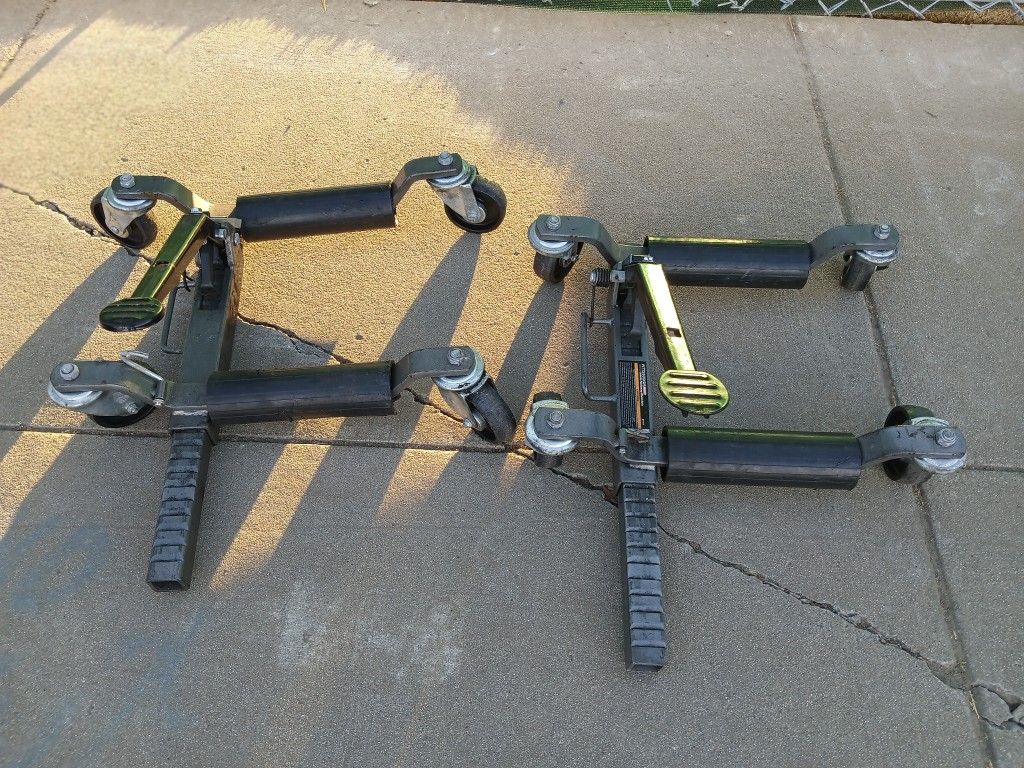 Pair Of Adjustable Vehicle Positioning Wheel Dolly