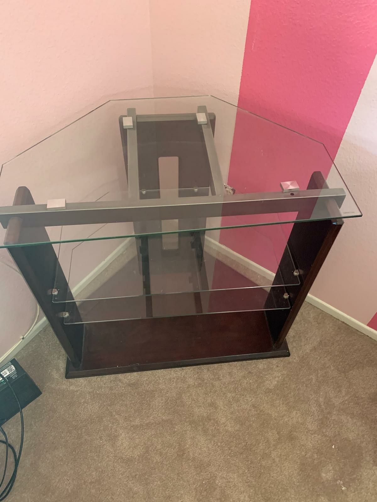 Corner shelf great condition