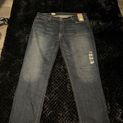 Men’s Levi jeans 541 Athletic taper 42X32 with tags, dark Blue Color