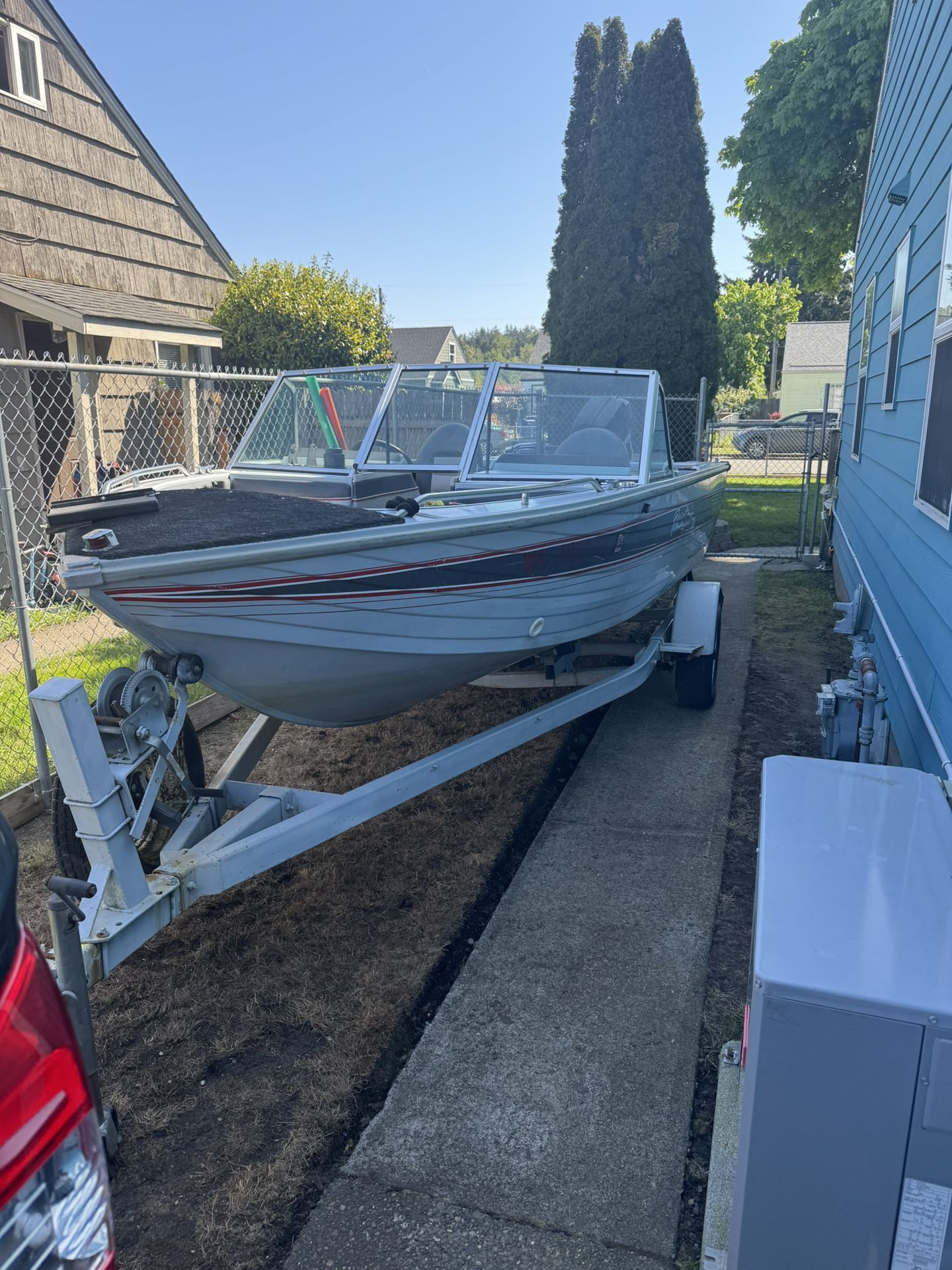 1992 Crestline Phantom Fishing Boat