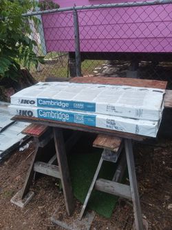 IKO Cambridge noir black 30yr. Roofing shingles