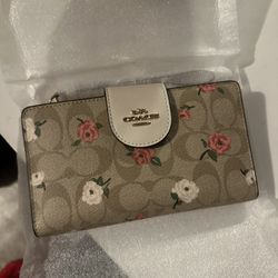 New coach Medium Zip Wallet 