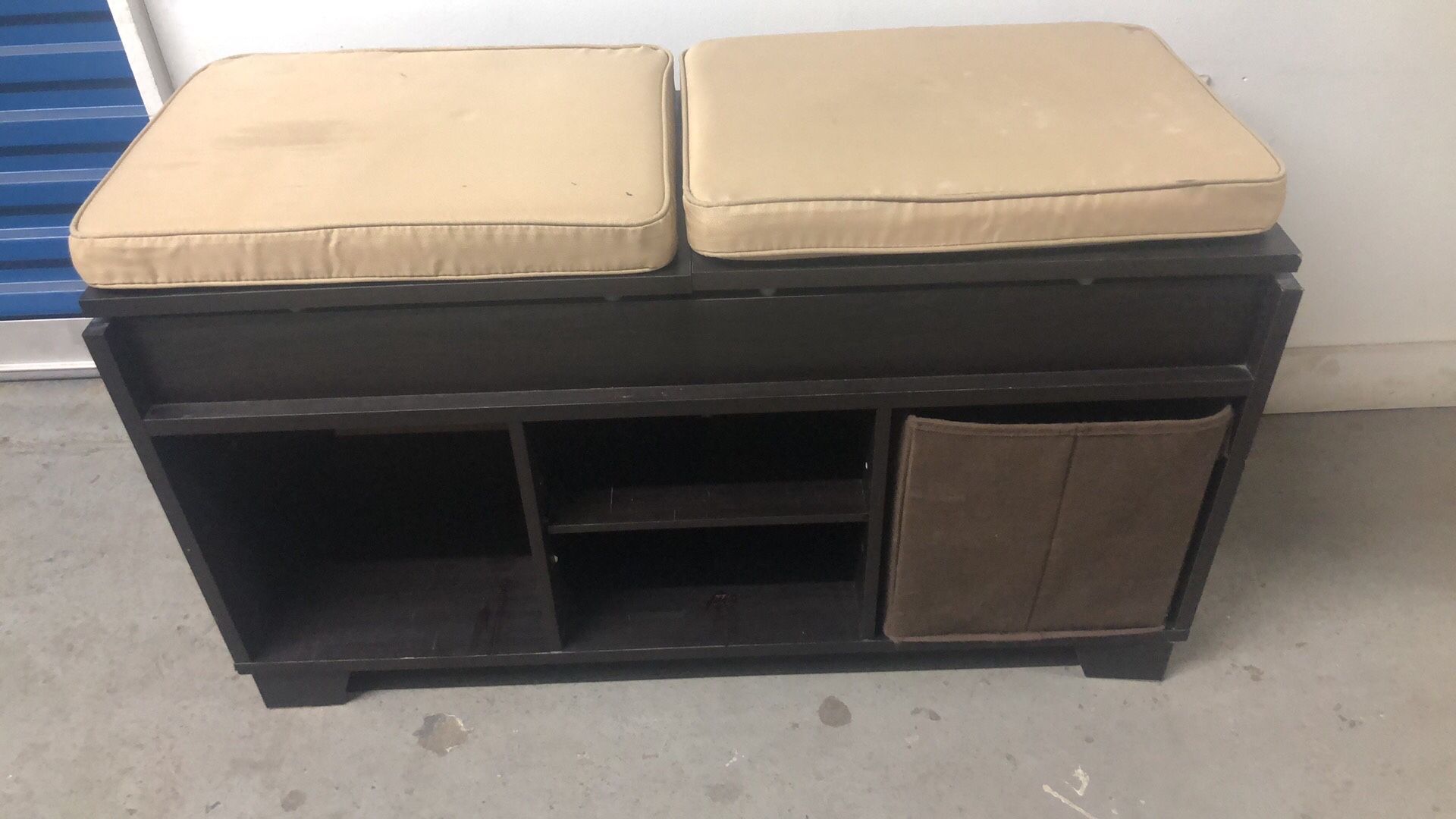 26”wx14”dx20”h Wooden storage bench