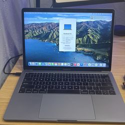 MacBook Pro 13” (2017) – Great Condition