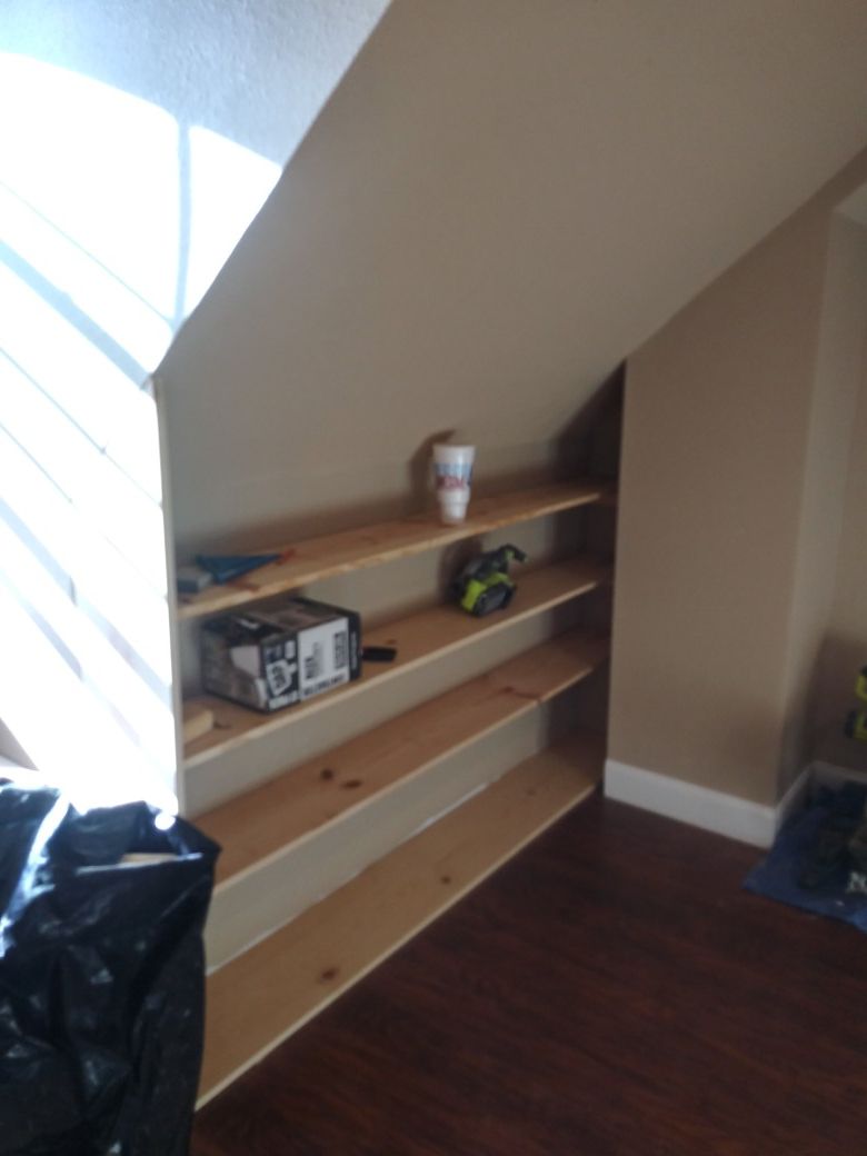 Closet/shelves