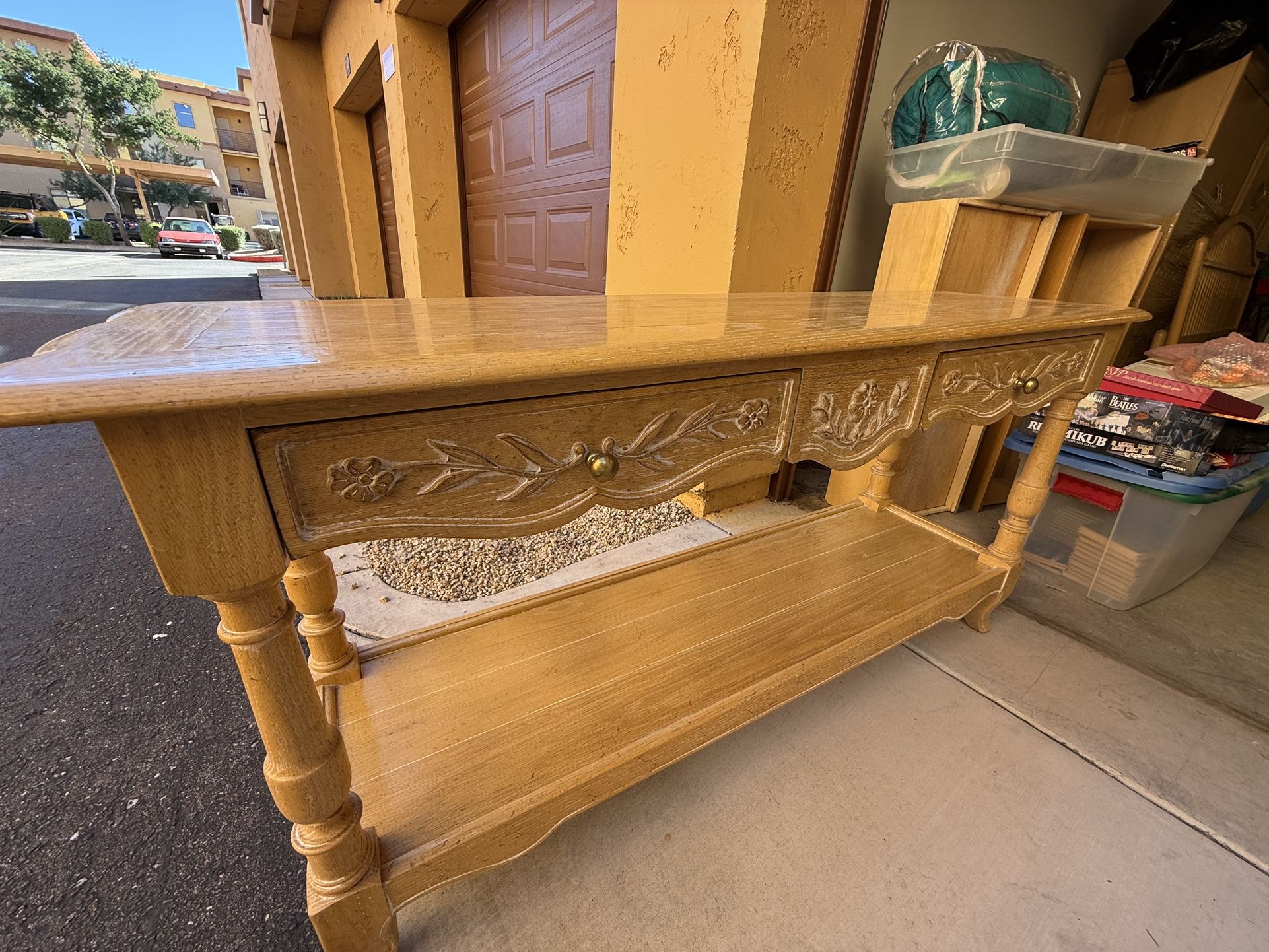 πΏ Solid Wood Carved Console Table β Entryway / Hall Table β Excellent Condition