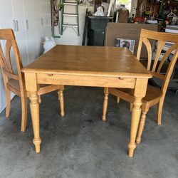 Dinning Table 