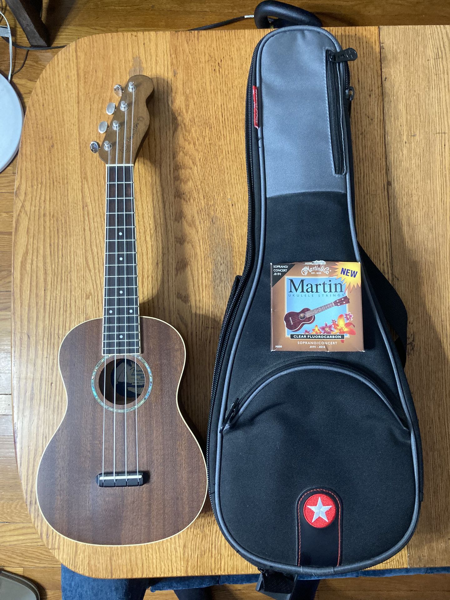 Fender Zuma Ukulele Roadrunner Gig Bag