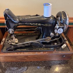 Singer Sewing Machine 