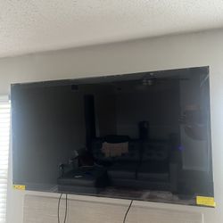 75in Smart Flat Screen (includes 360 Wall Mount)