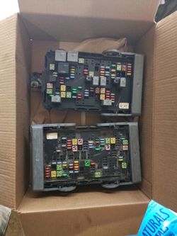 Fuse box out of cadillac escalade 2007-2014