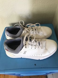 Women On Roger Advantage On Cloud Running Shoes (Read Description)