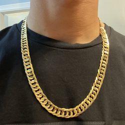 18k Gold Chain 40g  18k gold chain double curb  No trades.